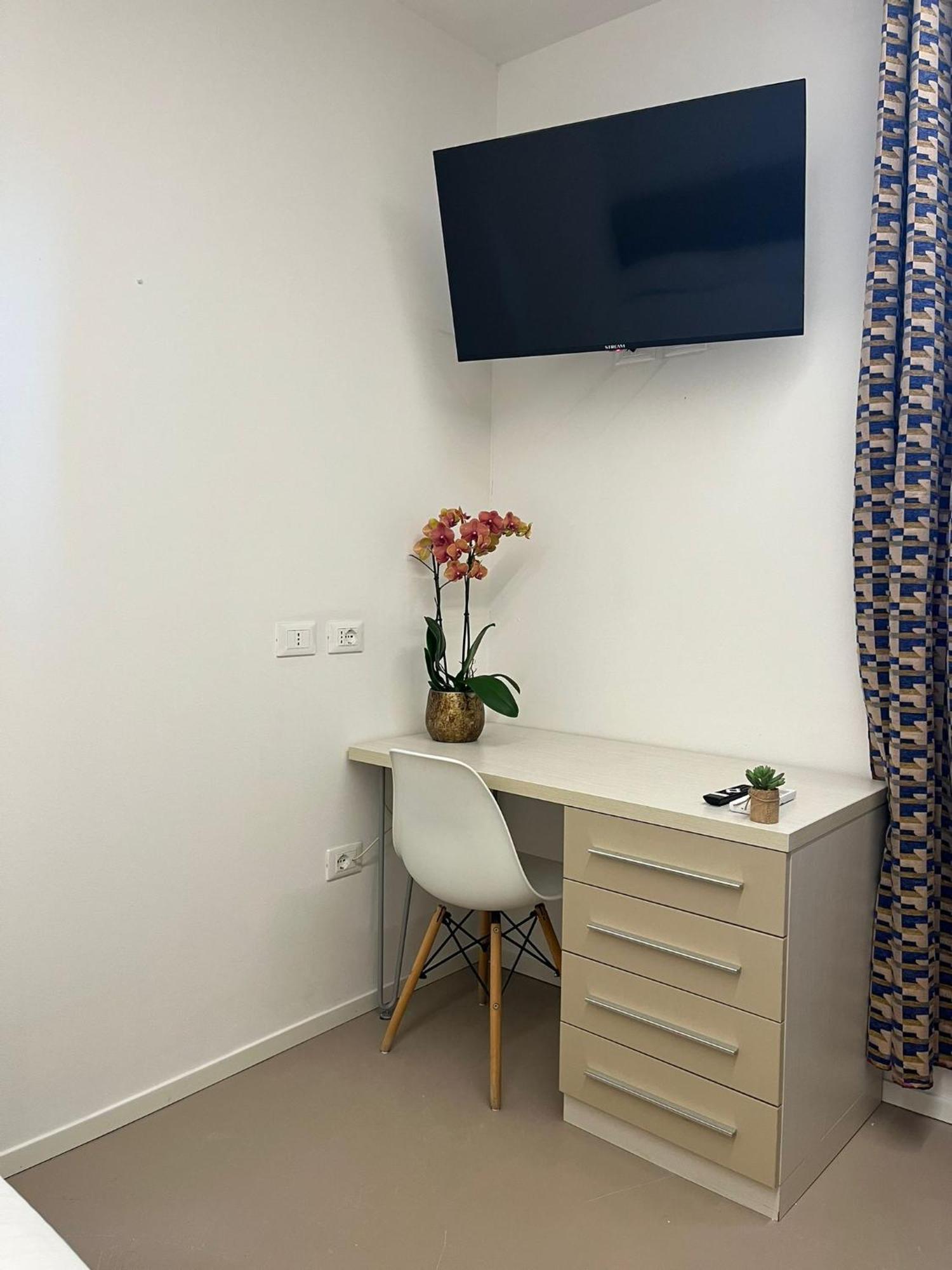 Venus Suites Cervia Exterior photo